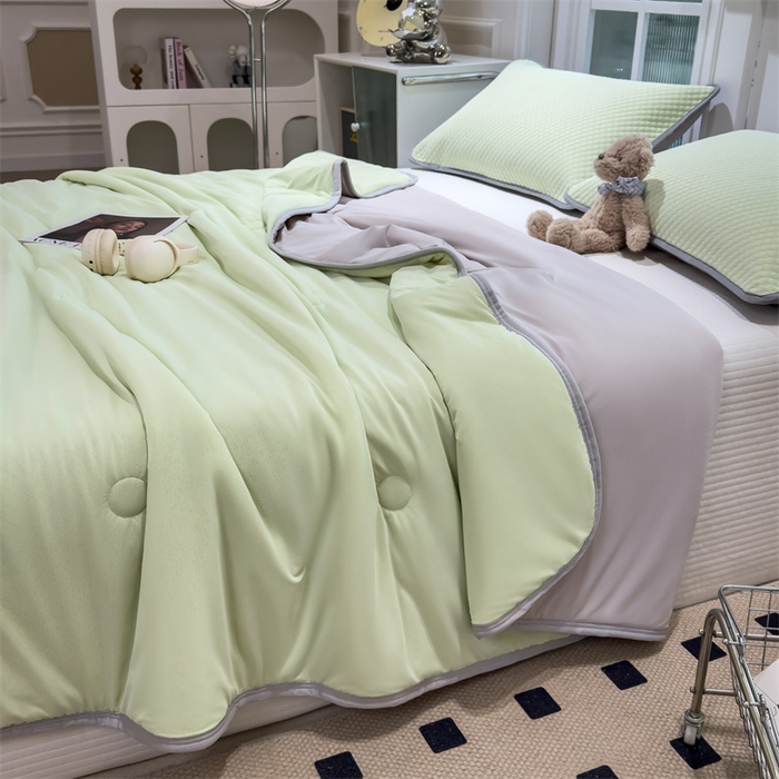 91家纺网 家纺一手货源 找家纺 乐家欣 2026新款凉感冰丝夏被床笠四件套 凉感夏被-嫩绿