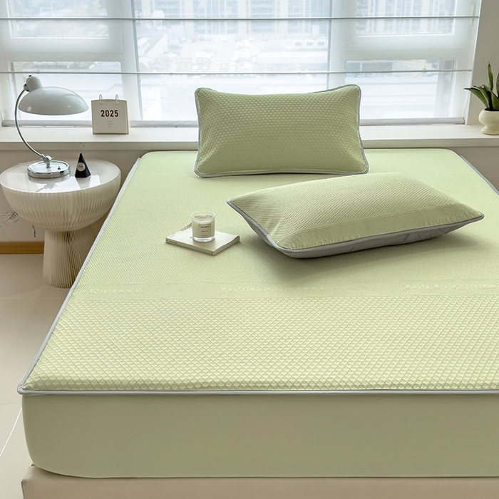 91家纺网 家纺一手货源 找家纺 乐家欣 2026新款凉感冰丝夏被床笠四件套 床笠冰丝-嫩绿