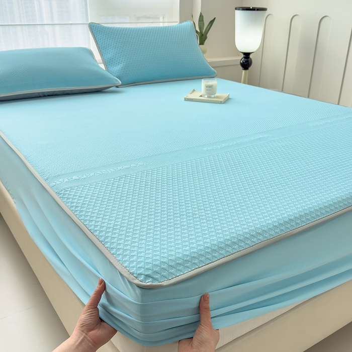 91家纺网 家纺一手货源 找家纺 乐家欣 2026新款凉感冰丝夏被床笠四件套 床笠冰丝-清水蓝