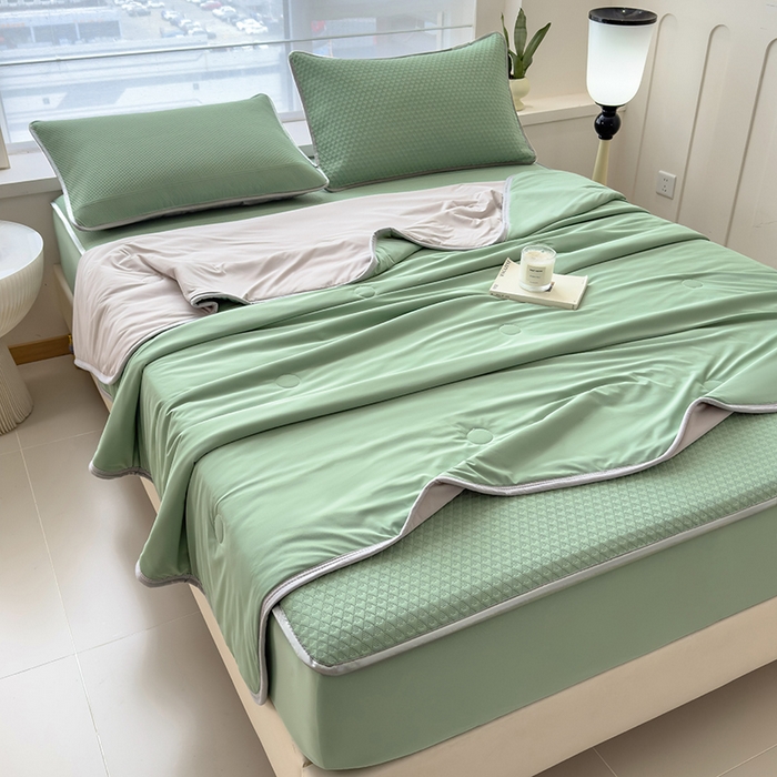 91家纺网 家纺一手货源 找家纺 乐家欣 2026新款凉感冰丝夏被床笠四件套 床笠冰丝-松绿