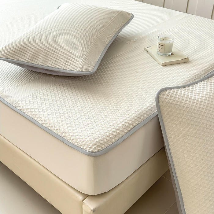 91家纺网 家纺一手货源 找家纺 乐家欣 2026新款凉感冰丝夏被床笠四件套 床笠冰丝-奶昔白