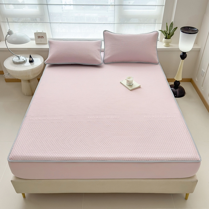 91家纺网 家纺一手货源 找家纺 乐家欣 2026新款凉感冰丝夏被床笠四件套 床笠冰丝-蜜桃粉