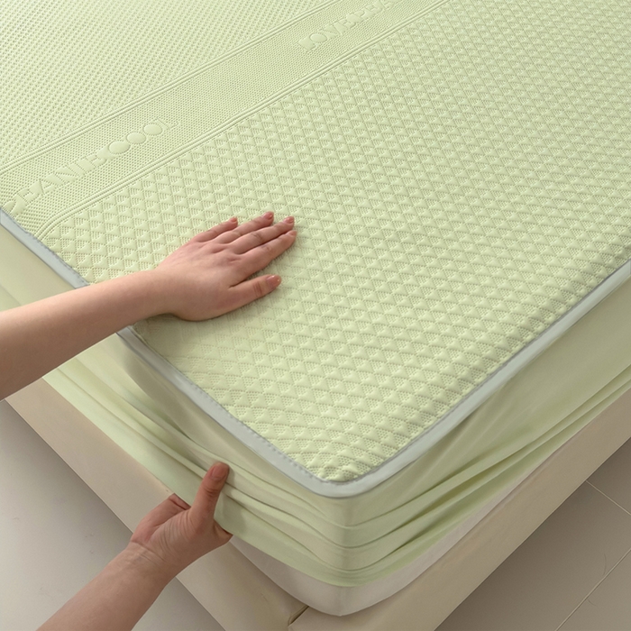 91家纺网 家纺一手货源 找家纺 乐家欣 2026新款凉感冰丝夏被床笠四件套 床笠冰丝-嫩绿