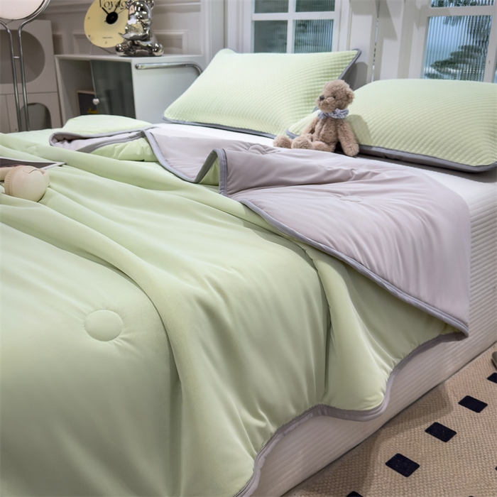 91家纺网 家纺一手货源 找家纺 乐家欣 2026新款凉感冰丝夏被床笠四件套 凉感夏被-嫩绿