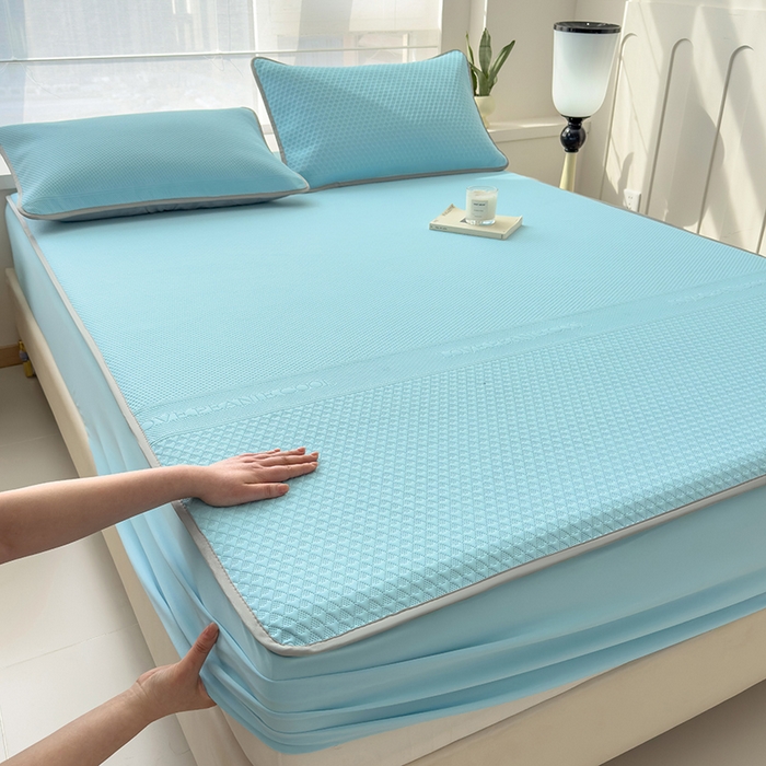 91家纺网 家纺一手货源 找家纺 乐家欣 2026新款凉感冰丝夏被床笠四件套 床笠冰丝-清水蓝