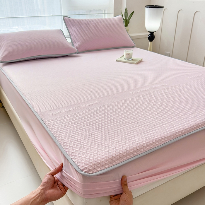 91家纺网 家纺一手货源 找家纺 乐家欣 2026新款凉感冰丝夏被床笠四件套 床笠冰丝-蜜桃粉