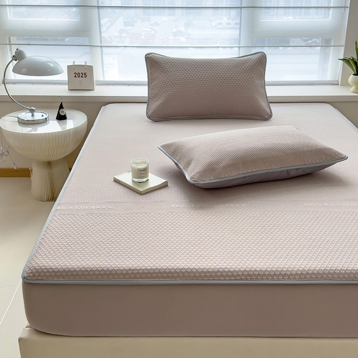 91家纺网 家纺一手货源 找家纺 乐家欣 2026新款凉感冰丝夏被床笠四件套 床笠冰丝-浅灰