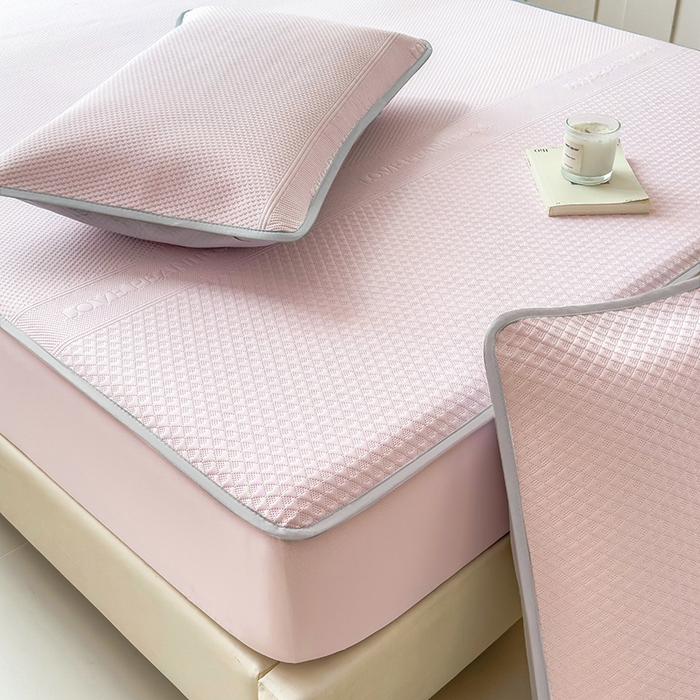 91家纺网 家纺一手货源 找家纺 乐家欣 2026新款凉感冰丝夏被床笠四件套 床笠冰丝-蜜桃粉