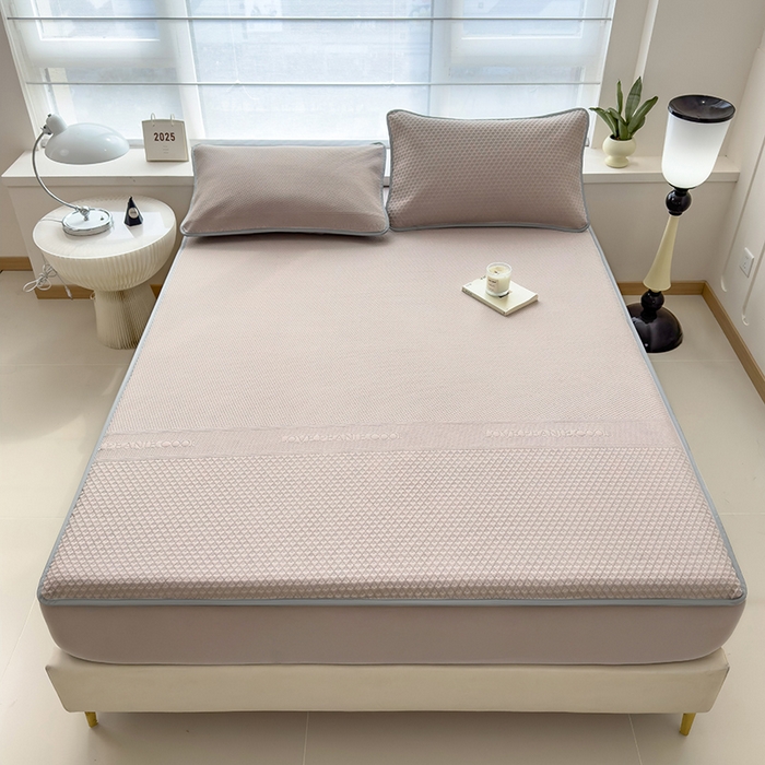 91家纺网 家纺一手货源 找家纺 乐家欣 2026新款凉感冰丝夏被床笠四件套 床笠冰丝-浅灰