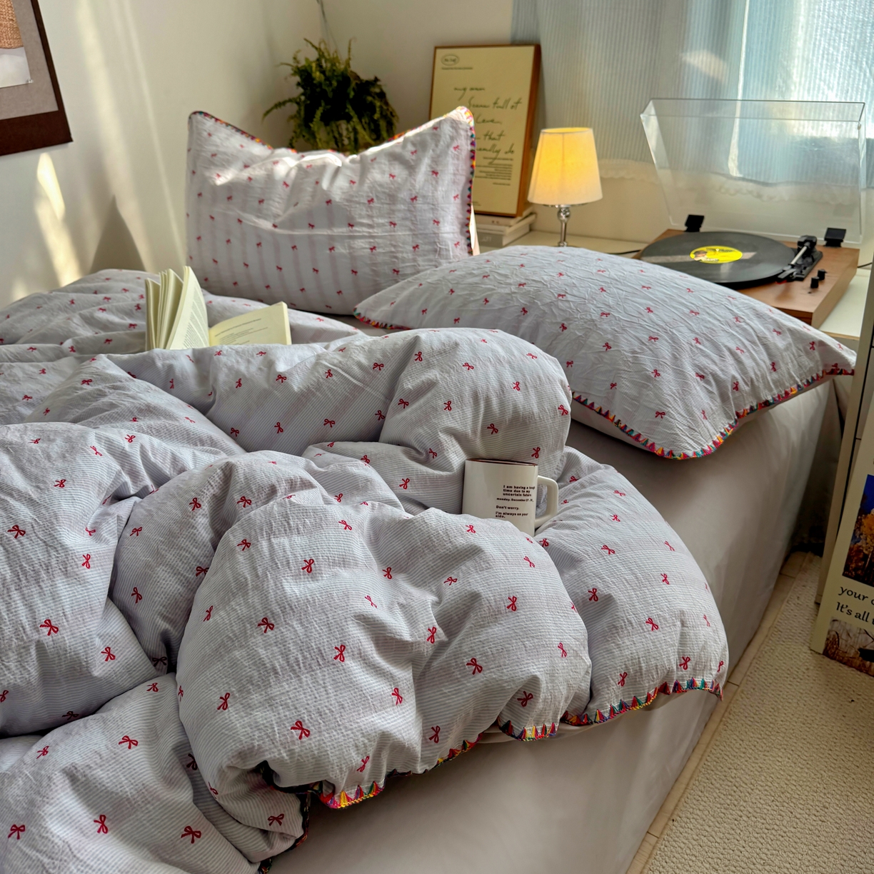 91家纺网 家纺一手货源 找家纺 田野 2026新款全棉水洗提花贝壳边四件套 蓝条小桃结