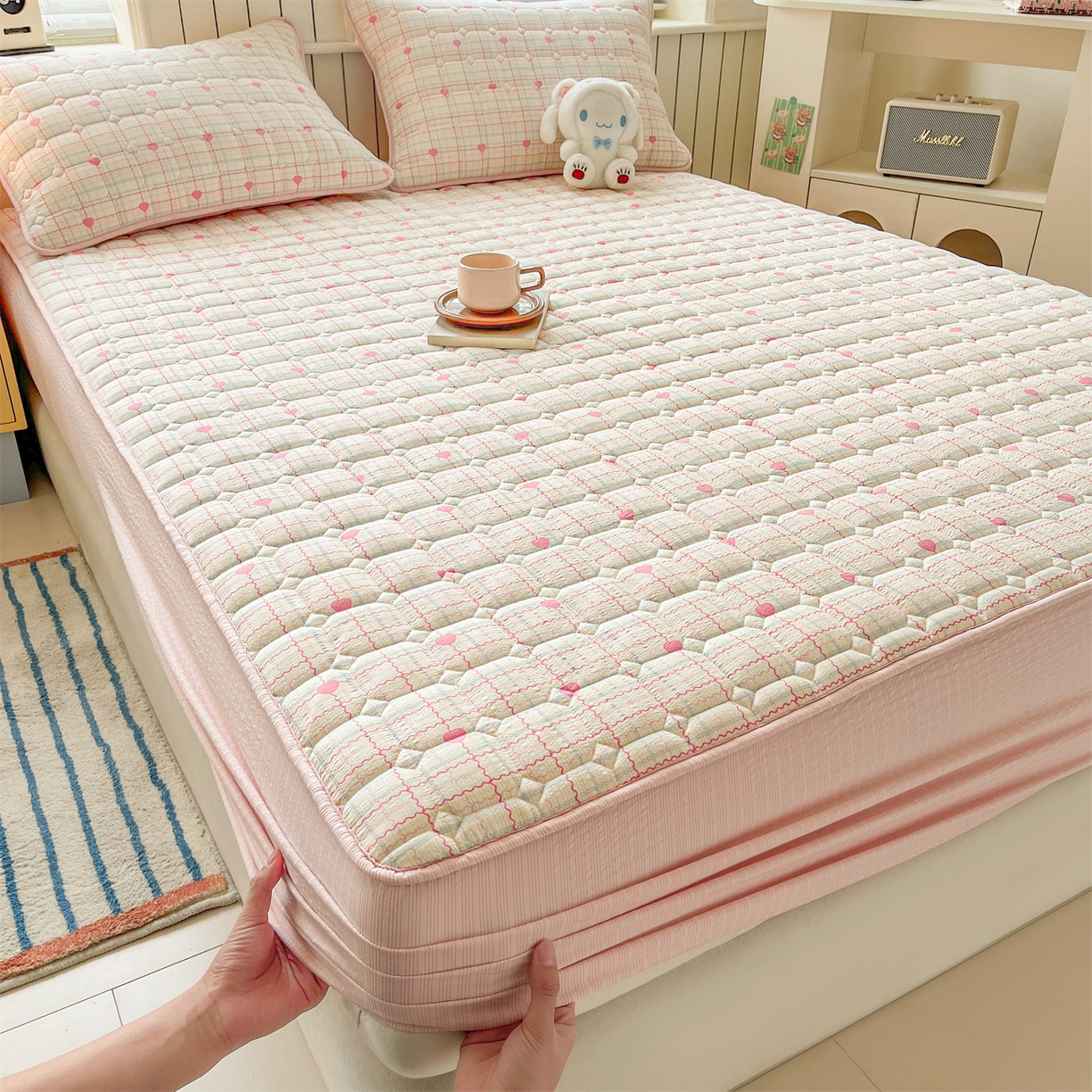 91家纺网 家纺一手货源 找家纺 优眠坊 2026新款亲肤泡芙纱夹棉单床笠床笠单件单品床笠三件套 心心相印-夹棉款