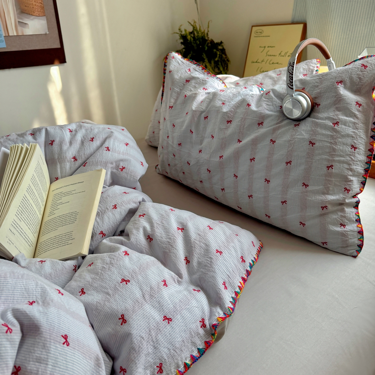 91家纺网 家纺一手货源 找家纺 田野 2026新款全棉水洗提花贝壳边四件套 蓝条小桃结