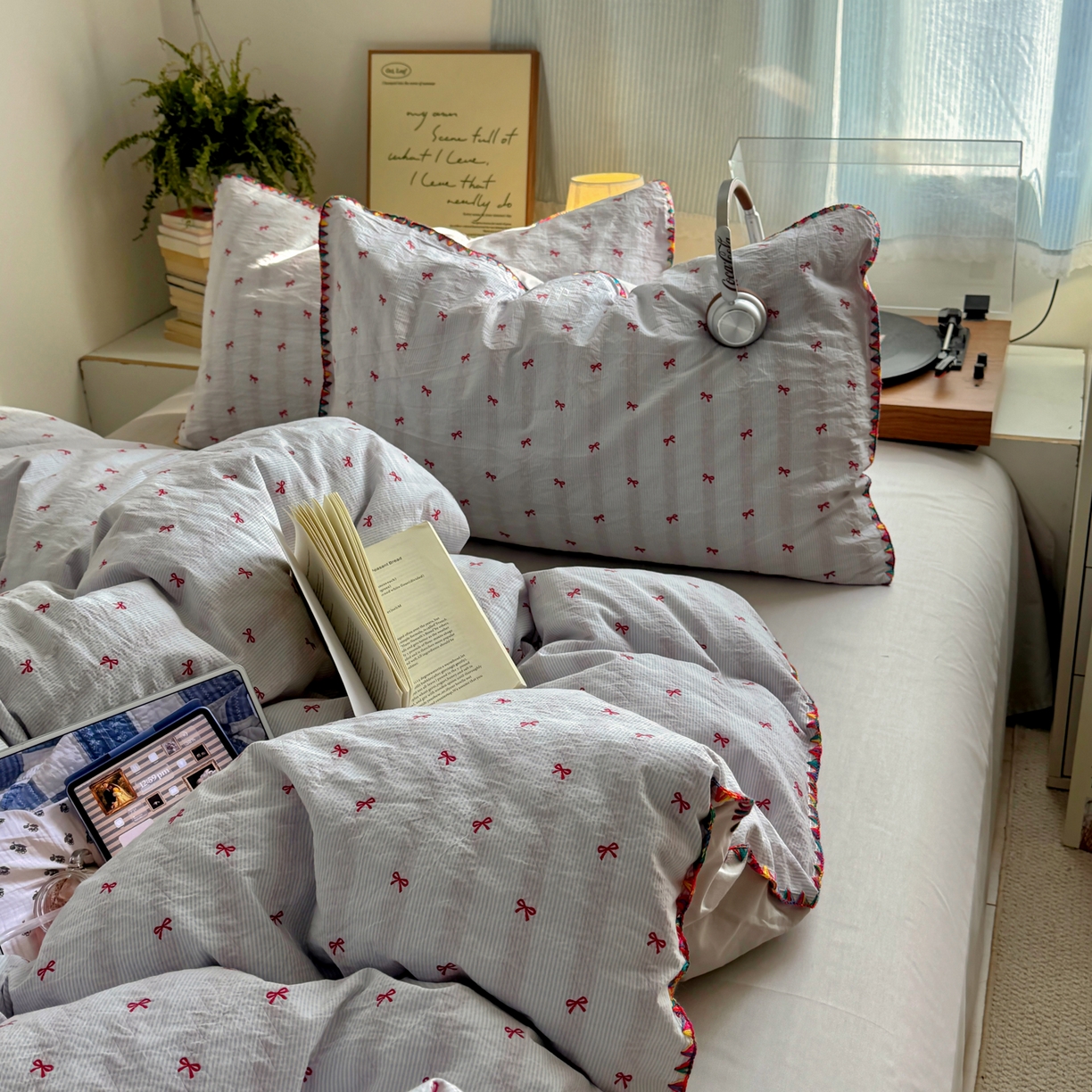 91家纺网 家纺一手货源 找家纺 田野 2026新款全棉水洗提花贝壳边四件套 蓝条小桃结