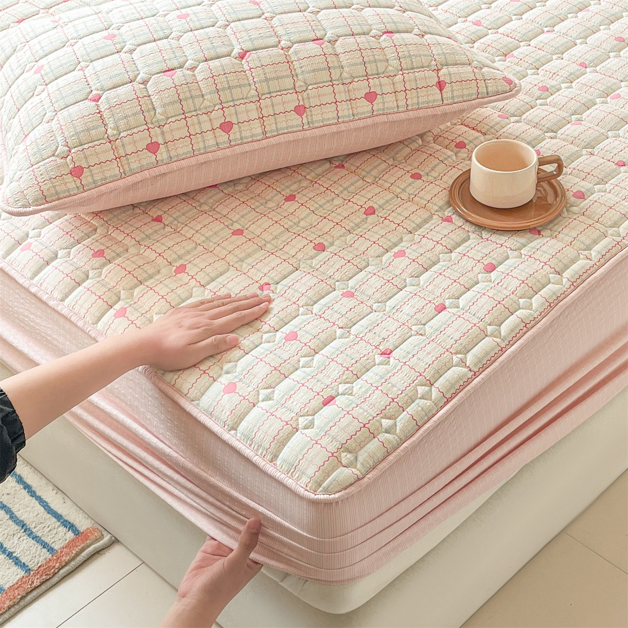 91家纺网 家纺一手货源 找家纺 优眠坊 2026新款亲肤泡芙纱夹棉单床笠床笠单件单品床笠三件套 心心相印-夹棉款