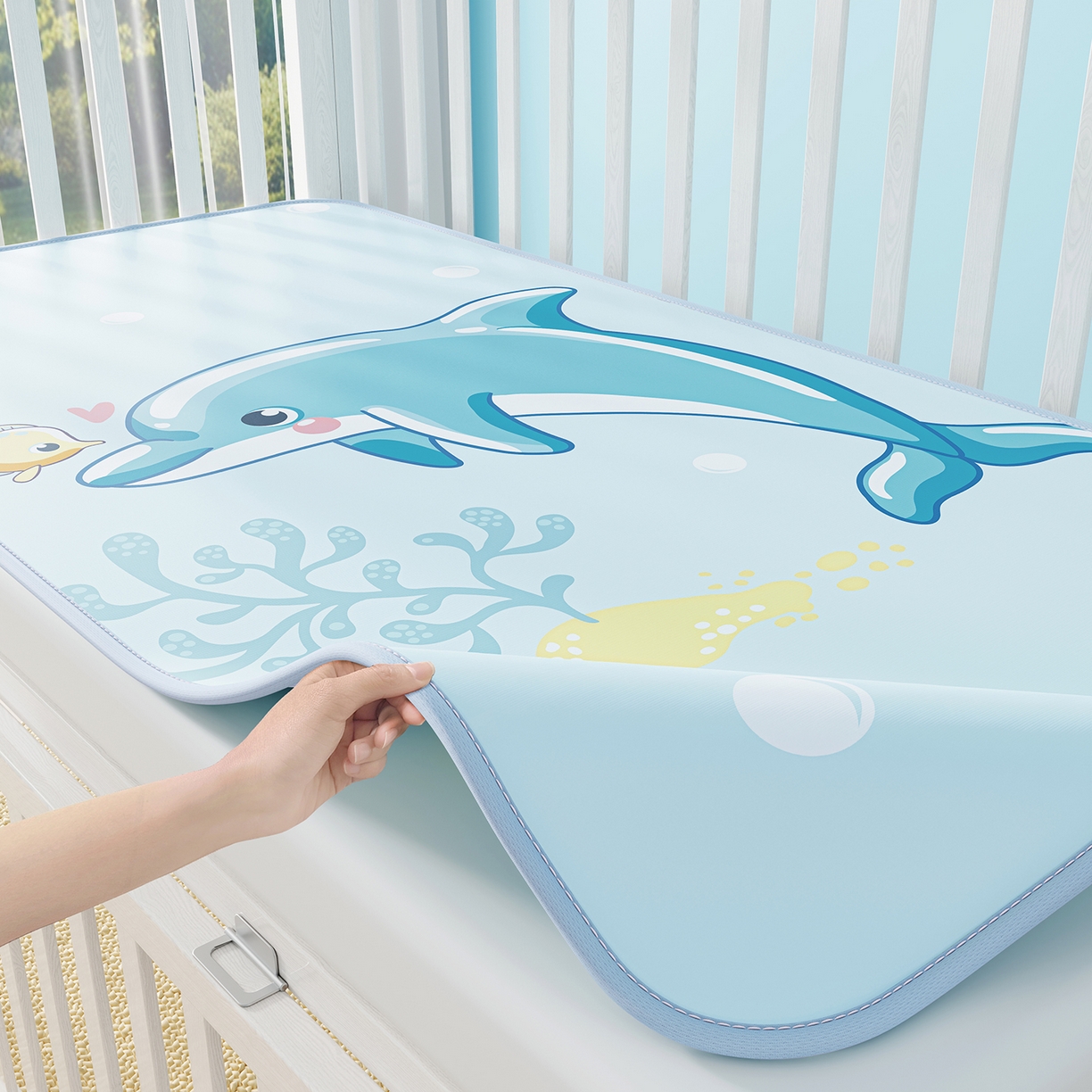 91家纺网 家纺一手货源 找家纺 家品罗兰 2026春夏新款数码印花婴儿床冰丝席-水光冰丝系列 海豚奇遇