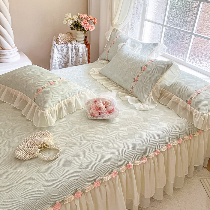 91家纺网 家纺一手货源 找家纺 瑞宝 2026新款负离子冰岛丝花边床裙款凉席席子三件套-莉莉安 莉莉安-薄荷绿