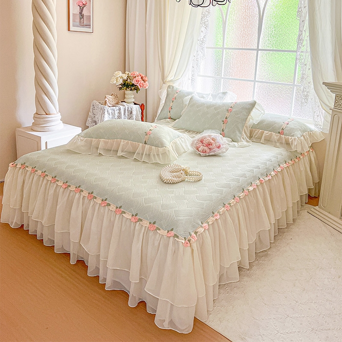 91家纺网 家纺一手货源 找家纺 （总）瑞宝 2026新款负离子冰岛丝花边床裙款凉席席子三件套-莉莉安