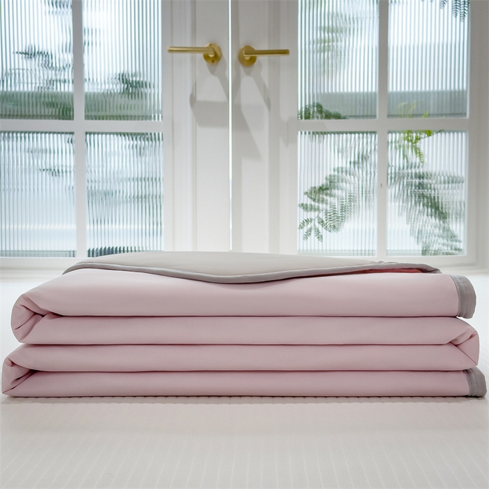 91家纺网 家纺一手货源 找家纺 乐家欣 2026新款凉感凉豆豆床笠款床席款凉席系列 凉感夏被-蜜桃粉