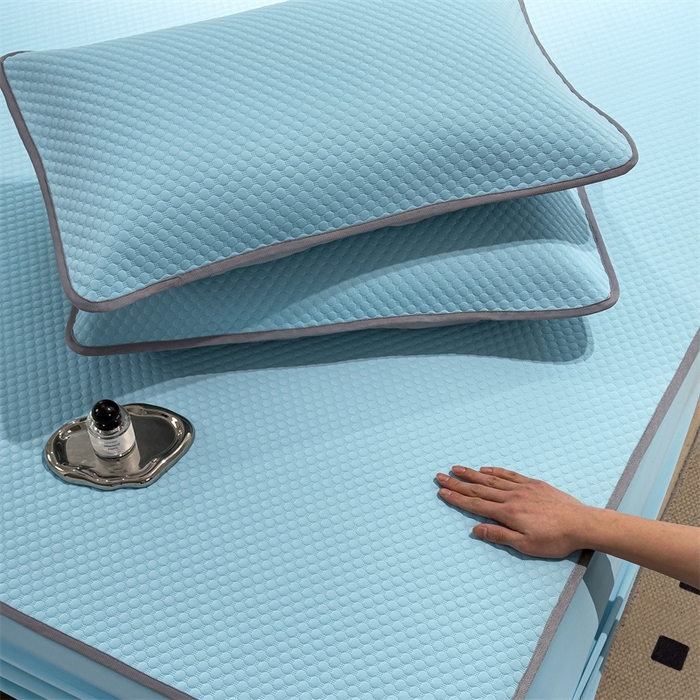 91家纺网 家纺一手货源 找家纺 乐家欣 2026新款凉感凉豆豆床笠款床席款凉席系列 凉豆豆-清水蓝（床笠款）