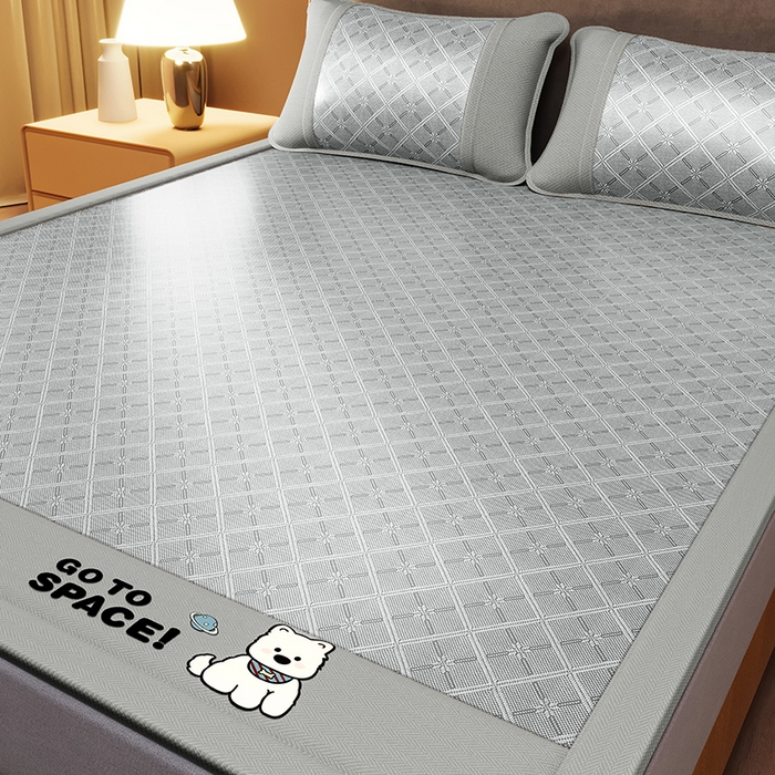 91家纺网 家纺一手货源 找家纺 缦吉 2026新款冰藤复合三明治凉席款-西高地（成人款） 灰色