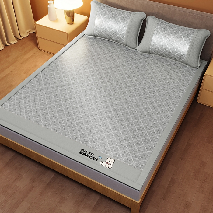 91家纺网 家纺一手货源 找家纺 缦吉 2026新款冰藤复合三明治凉席款-西高地（成人款） 灰色