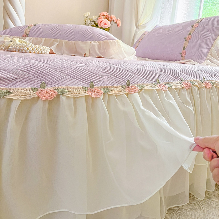 91家纺网 家纺一手货源 找家纺 瑞宝 2026新款负离子冰岛丝花边床裙款凉席夏被夏凉被空调被四件套-莉莉安 莉莉安-梦幻紫