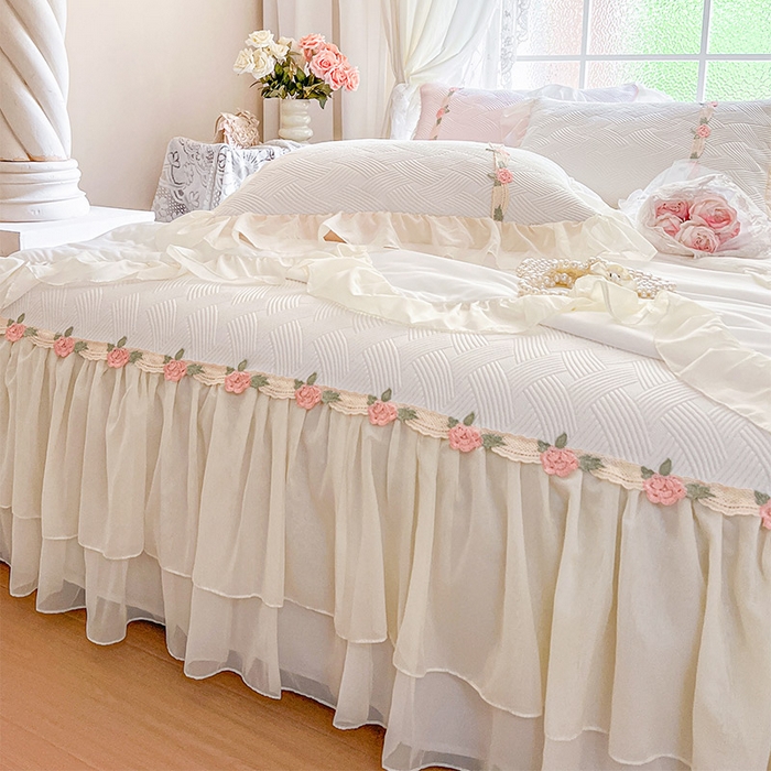 91家纺网 家纺一手货源 找家纺 瑞宝 2026新款负离子冰岛丝花边床裙款凉席夏被夏凉被空调被四件套-莉莉安 莉莉安-奶油白