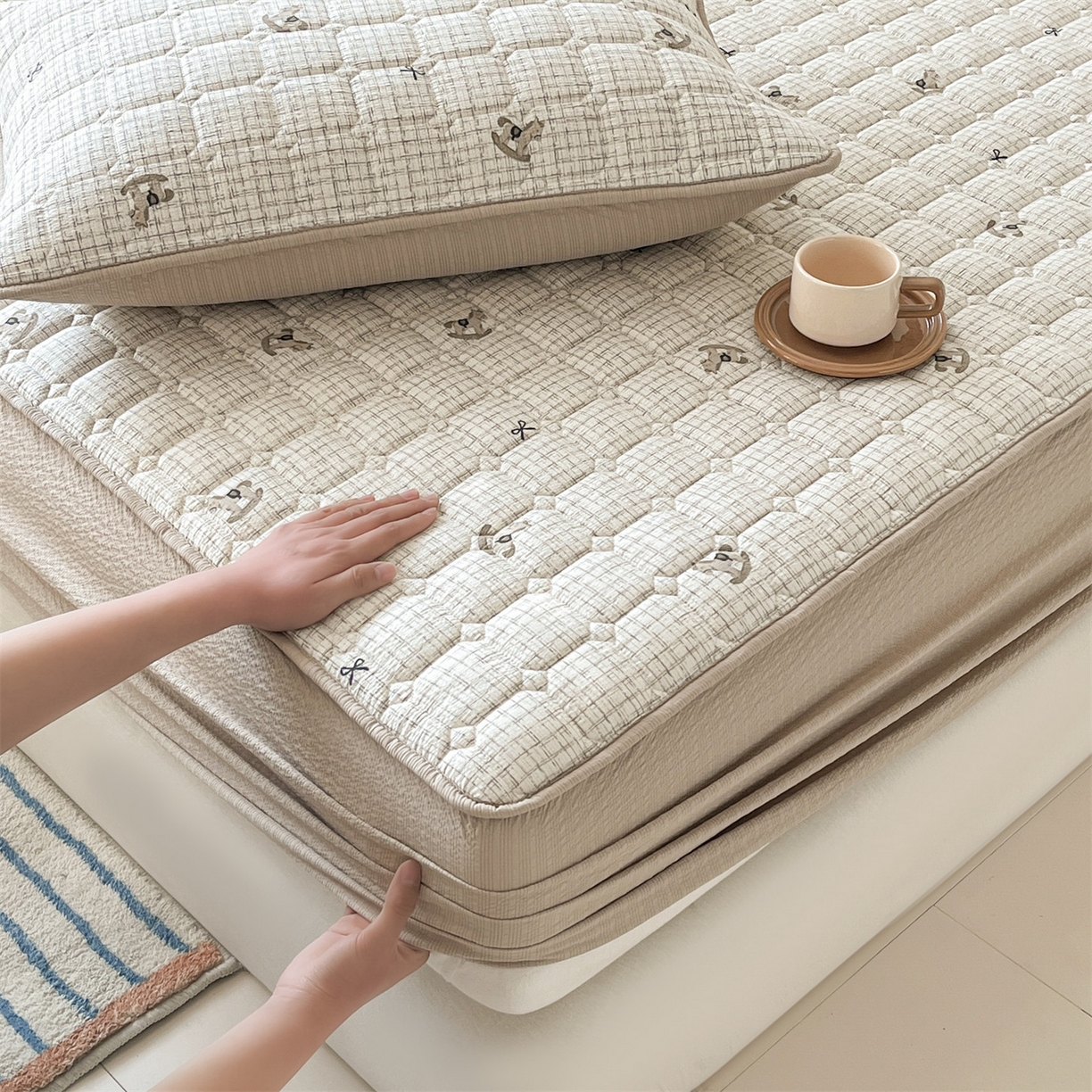 91家纺网 家纺一手货源 找家纺 优眠坊 2026新款亲肤泡芙纱夹棉单床笠床笠单件单品床笠三件套 织纹木马-夹棉款