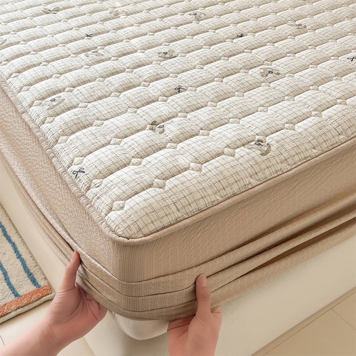 91家纺网 家纺一手货源 找家纺 优眠坊 2026新款亲肤泡芙纱夹棉单床笠床笠单件单品床笠三件套 织纹木马-夹棉款