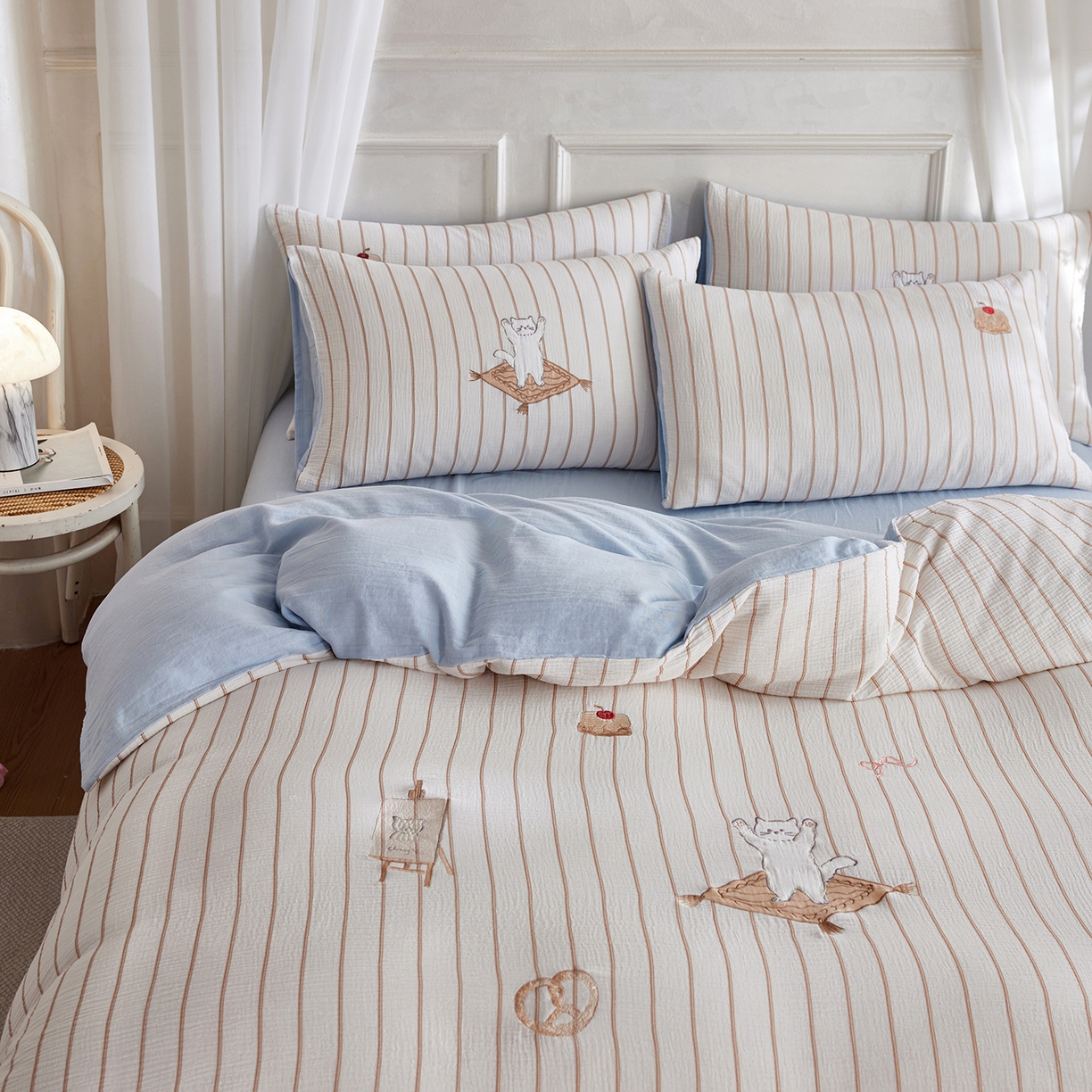 91家纺网 家纺一手货源 找家纺 沐珩家纺 2026新款直播爆款A类母婴级条纹全棉双层皱皱纱纯棉绣花双层纱四件套 奶盐可露丽