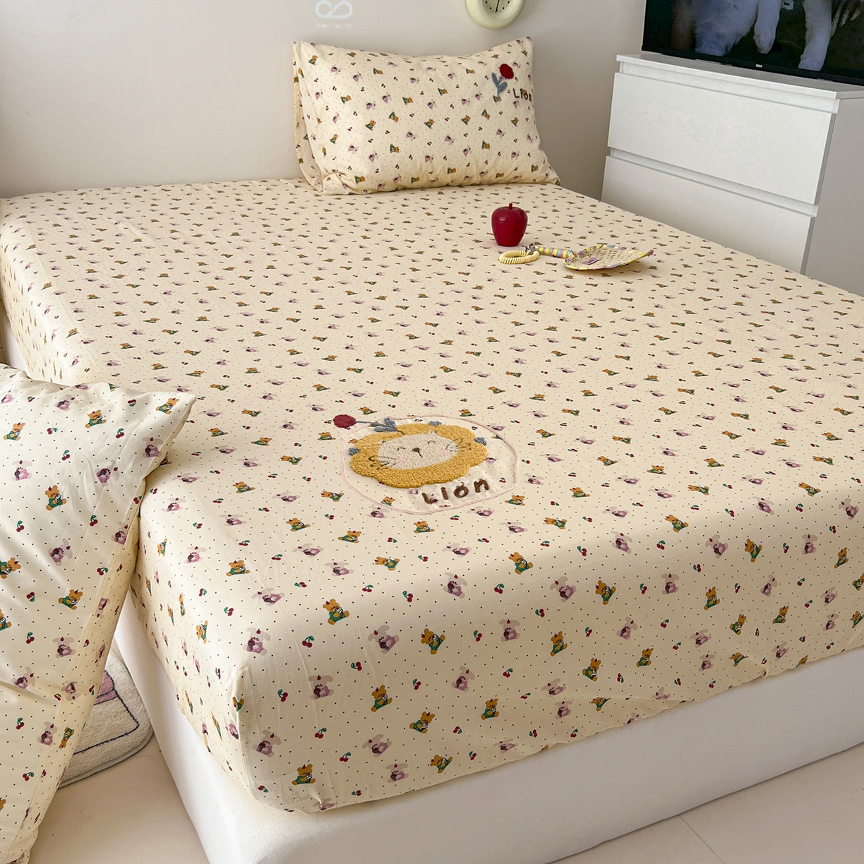 91家纺网 家纺一手货源 找家纺 舒居家纺 2026新款13070全棉纯棉毛巾绣单床笠床笠单件 蛋糕熊