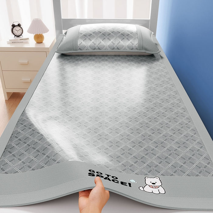 91家纺网 家纺一手货源 找家纺 （总）缦吉 2026新款冰藤复合三明治凉席款-西高地（学生款）