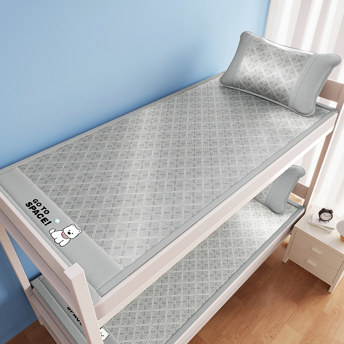 91家纺网 家纺一手货源 找家纺 缦吉 2026新款冰藤复合三明治凉席款-西高地（学生款） 西高地-灰