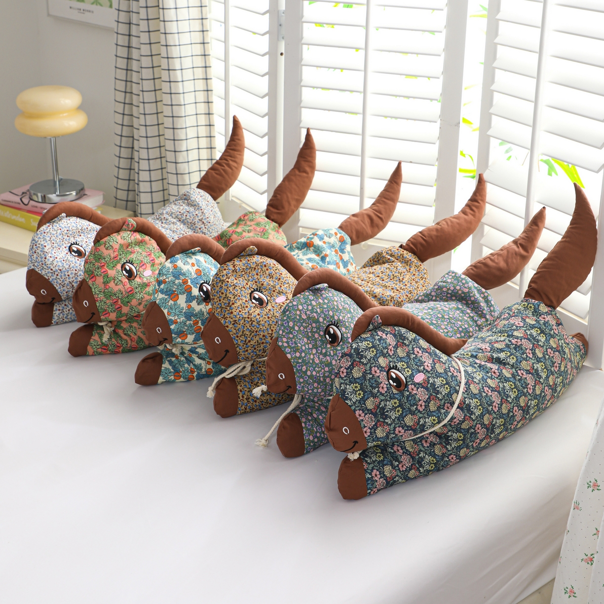 91家纺网 家纺一手货源 找家纺 （总）芯洲 2026春夏新款卡通小马造型可爱抱枕荞麦枕枕头枕芯