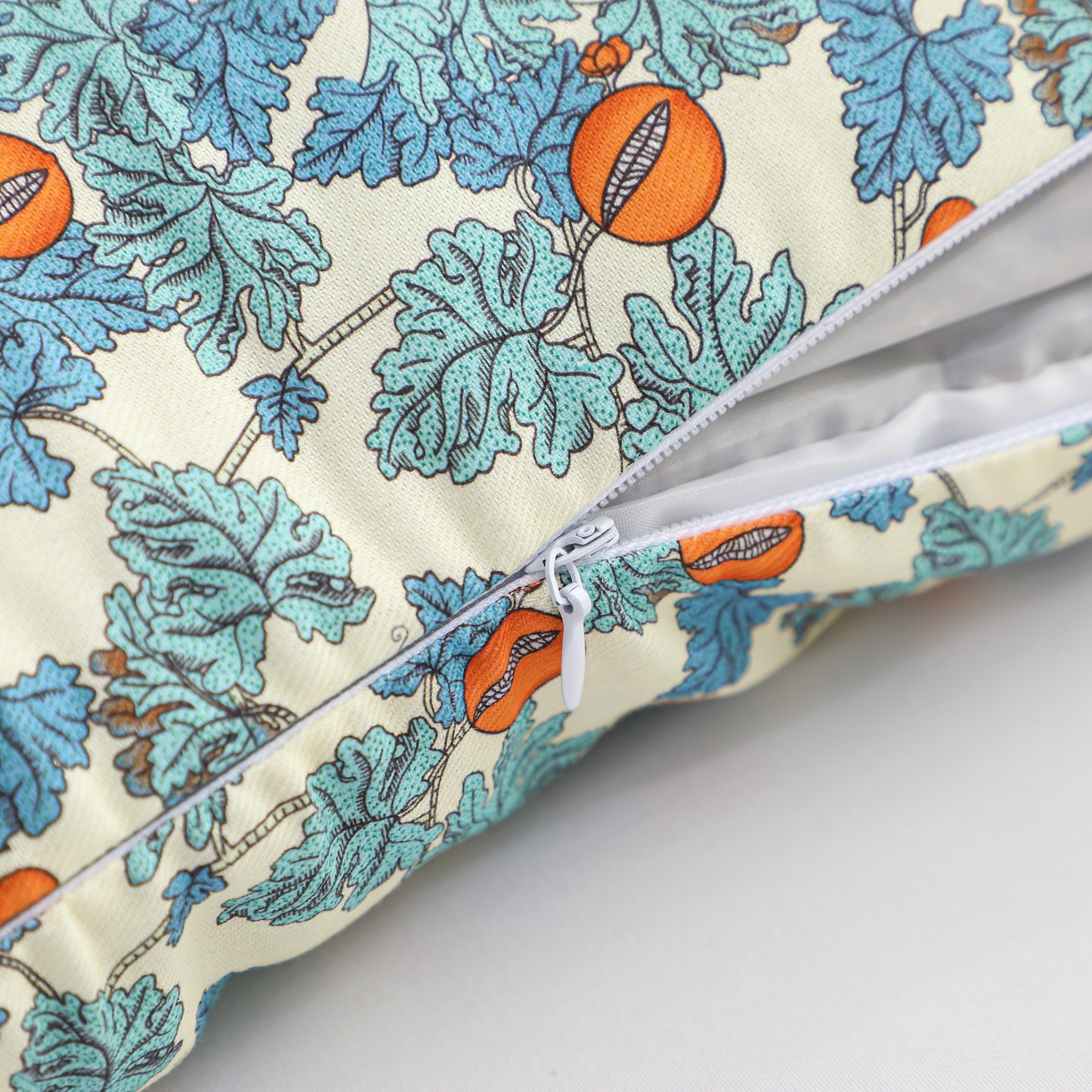 91家纺网 家纺一手货源 找家纺 芯洲 2026春夏新款卡通小马造型可爱抱枕荞麦枕枕头枕芯 吉祥小马-青