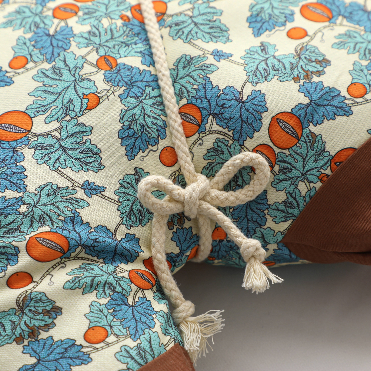 91家纺网 家纺一手货源 找家纺 芯洲 2026春夏新款卡通小马造型可爱抱枕荞麦枕枕头枕芯 吉祥小马-青