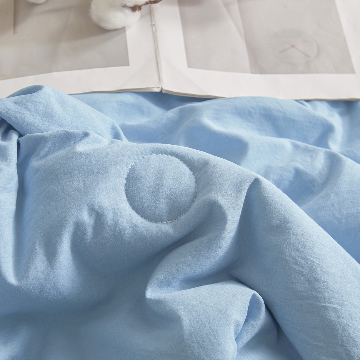 91家纺网 家纺一手货源 找家纺 创优家纺 2026新款新疆棉花夏被无印风纯色100%新疆棉夏凉被空调被棉花夏被棉花被子百分百新疆棉可水洗/可机洗棉花被（专版烫画 盗版必究） 棉朵-蓝色