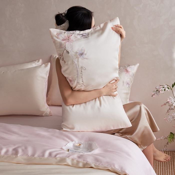 91家纺网 家纺一手货源 找家纺 爱缦 2026新款60支兰精天丝四件套--至真系列 米白粉