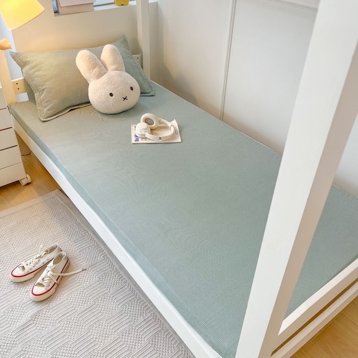 91家纺网 家纺一手货源 找家纺 缦绣阁家纺 2026新款亲肤水洗棉舒适学生上下铺床垫套床笠床罩宿舍专用 垫套-条纹浅绿