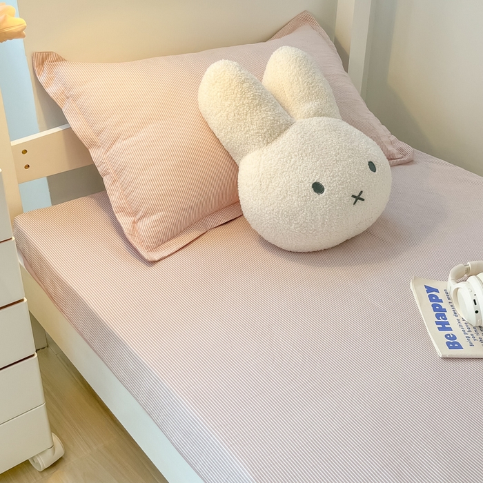 91家纺网 家纺一手货源 找家纺 缦绣阁家纺 2026新款亲肤水洗棉舒适学生上下铺床垫套床笠床罩宿舍专用 垫套-条纹浅粉