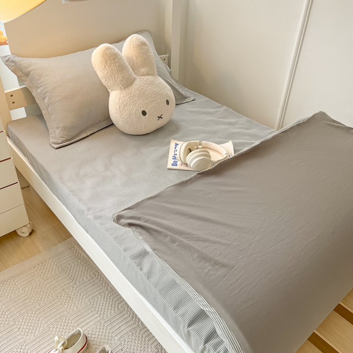 91家纺网 家纺一手货源 找家纺 缦绣阁家纺 2026新款亲肤水洗棉舒适学生上下铺床垫套床笠床罩宿舍专用 垫套-条纹浅灰
