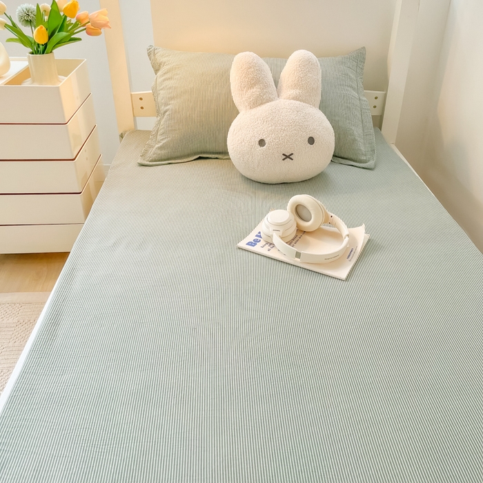 91家纺网 家纺一手货源 找家纺 缦绣阁家纺 2026新款亲肤水洗棉舒适学生上下铺床垫套床笠床罩宿舍专用 垫套-条纹浅绿