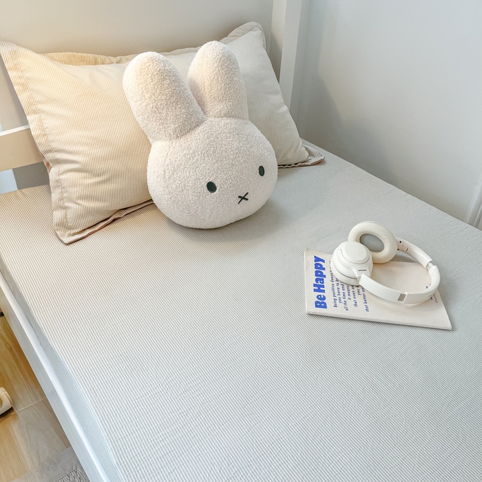 91家纺网 家纺一手货源 找家纺 缦绣阁家纺 2026新款亲肤水洗棉舒适学生上下铺床垫套床笠床罩宿舍专用 垫套-条纹浅咖