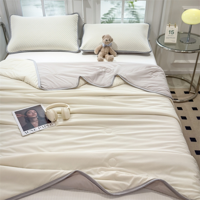 91家纺网 家纺一手货源 找家纺 乐家欣 2026新款凉感丝夏被系列 凉感夏被-奶昔白