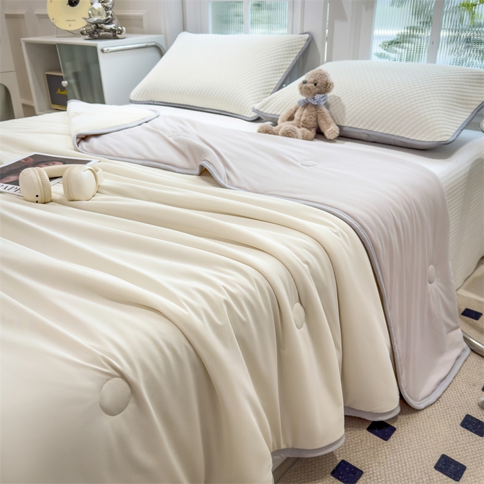 91家纺网 家纺一手货源 找家纺 乐家欣 2026新款凉感丝夏被系列 凉感夏被-奶昔白