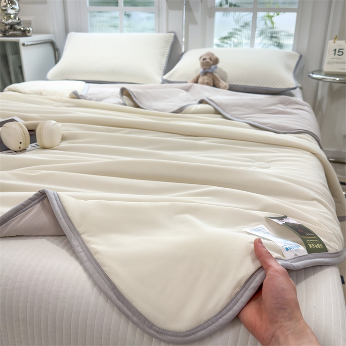 91家纺网 家纺一手货源 找家纺 乐家欣 2026新款凉感丝夏被系列 凉感夏被-奶昔白