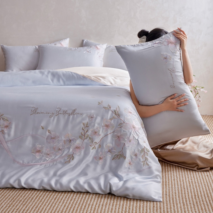 91家纺网 家纺一手货源 找家纺 爱缦 2026新款60支兰精天丝四件套--至真系列 蓝米驼