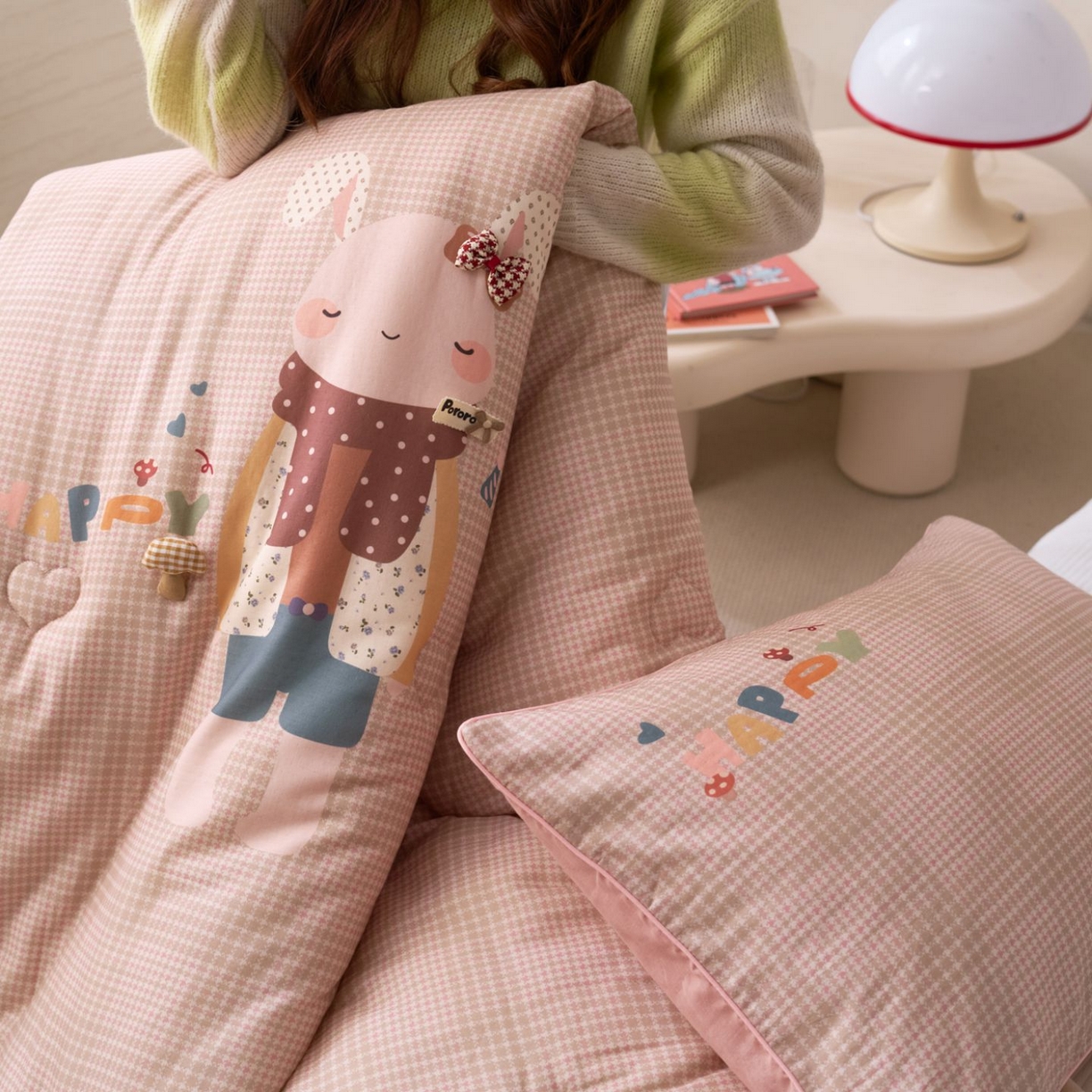 91家纺网 家纺一手货源 找家纺 久典家居 2026新款A类全棉双层纱数码定位花型春秋被夏被 可爱兔