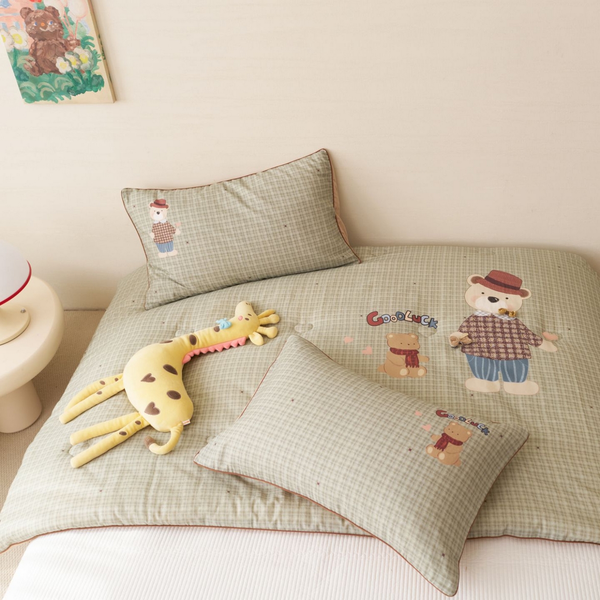 91家纺网 家纺一手货源 找家纺 久典家居 2026新款A类全棉双层纱数码定位花型春秋被夏被 胖胖熊