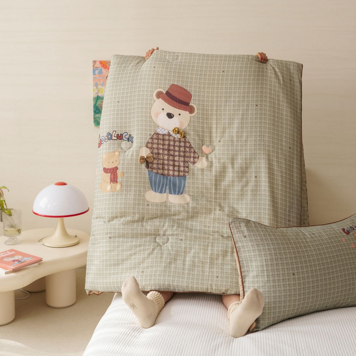 91家纺网 家纺一手货源 找家纺 久典家居 2026新款A类全棉双层纱数码定位花型春秋被夏被 胖胖熊